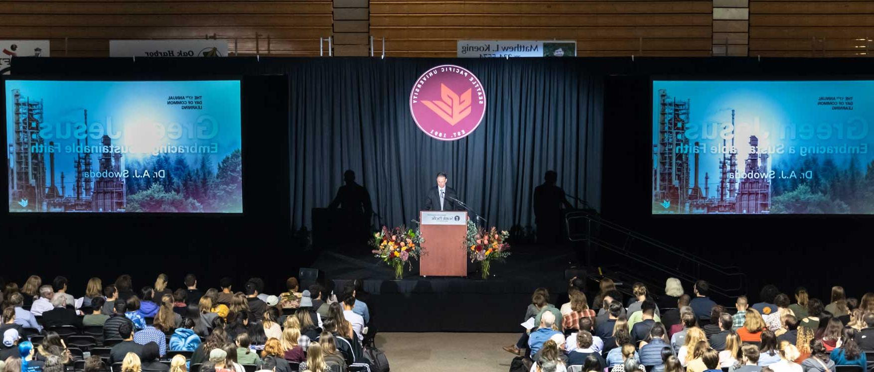 8 | Seattle Pacific University love365cn.com | 9 Author A.J. Swoboda spoke about creation care at the Day of Common Learning.